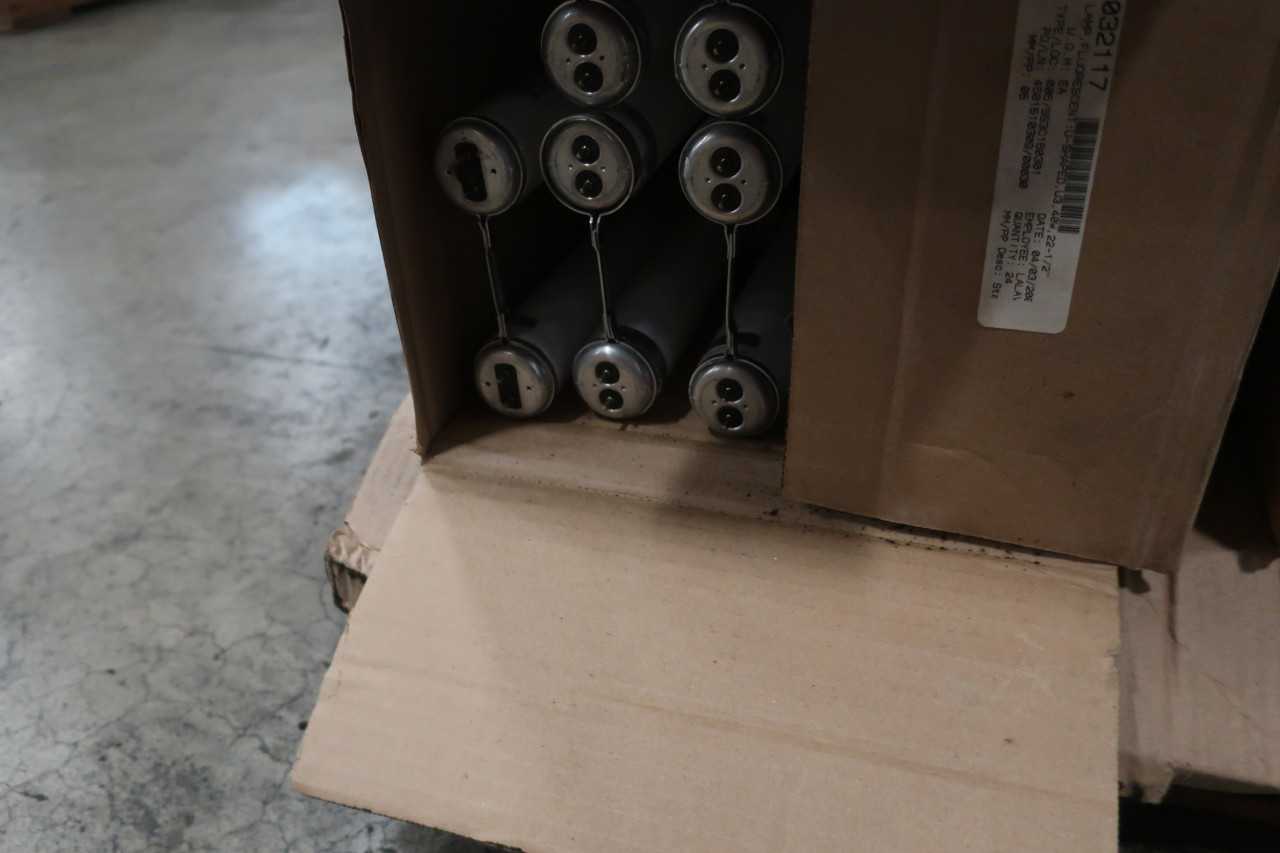 1 PALLET OF ASSORTED LIGHT BULBS - LIGHTING