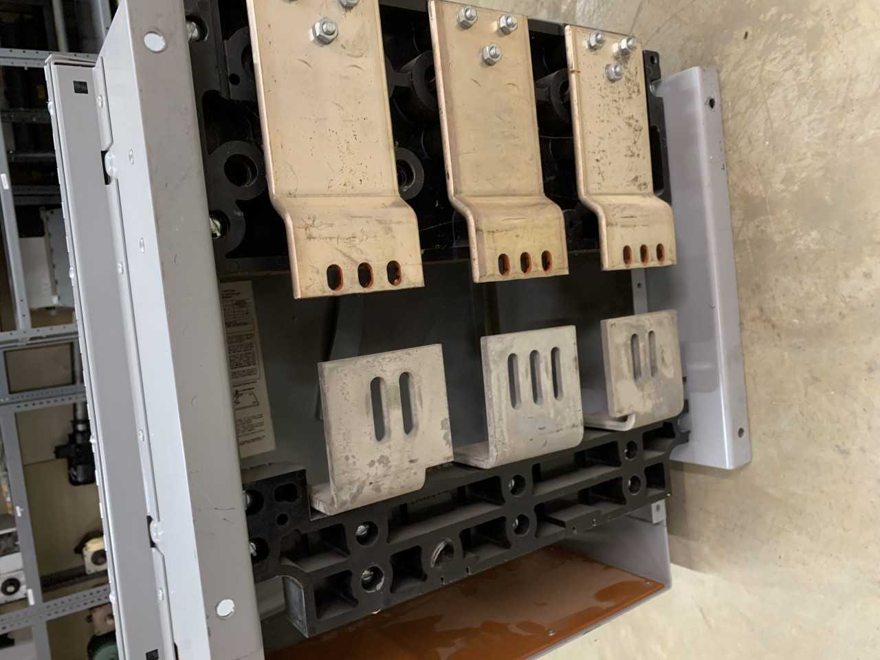 USED SIEMENS 600AMP I-T-E VACU-BREAK SWITCH VMS326T - AUTOMATION & CONTROLS