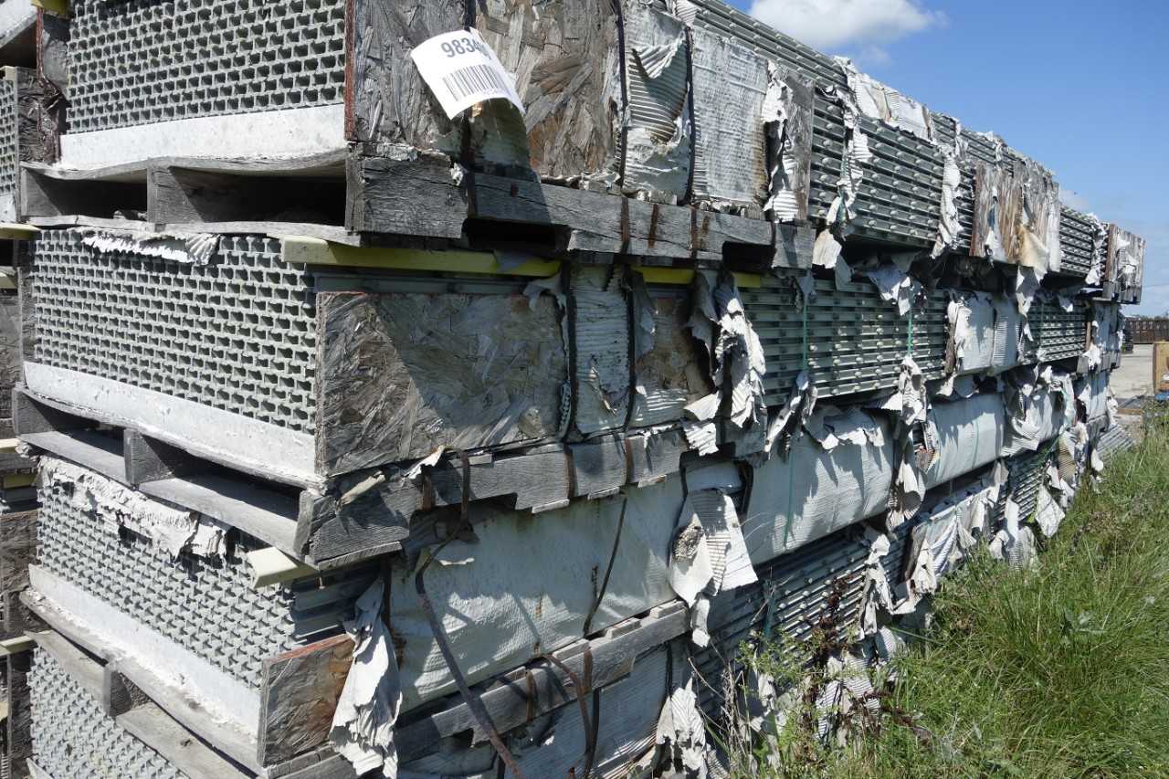 BUNDLE OF 14 STRONGWELL I-6000 DURAGRID 1IN 36IN 240IN PHENOLIC FIRE INTEGRITY COMPOSITE GRATING - SAFETY EQUIPMENT