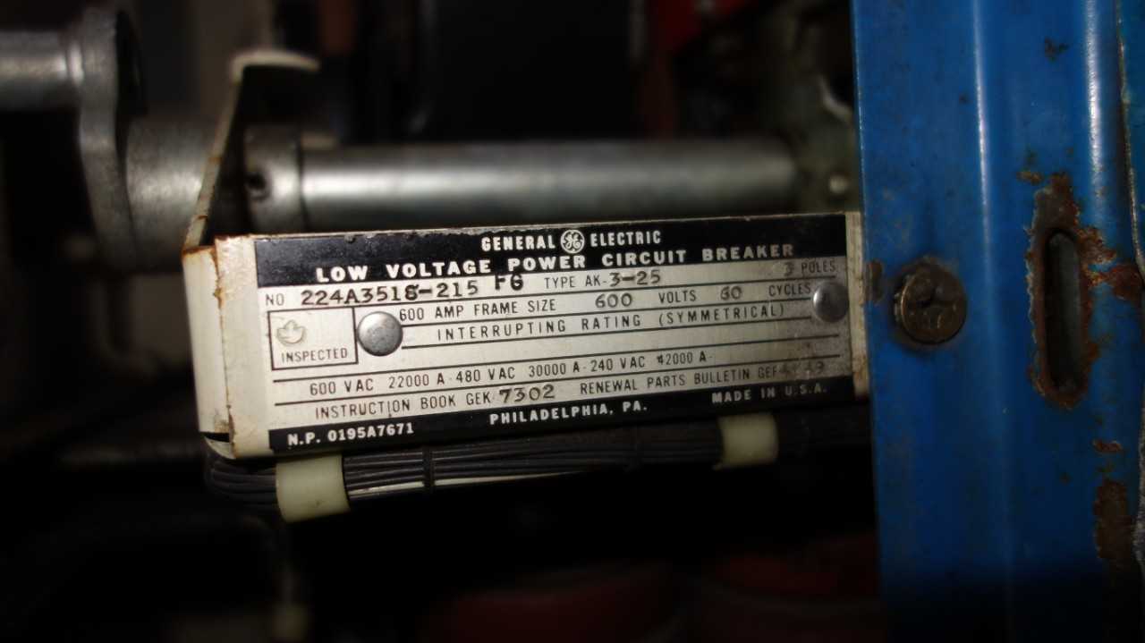LOT OF 5 GE AK-3-25 600A LV POWER CIRCUIT BREAKERS - CIRCUIT BREAKERS