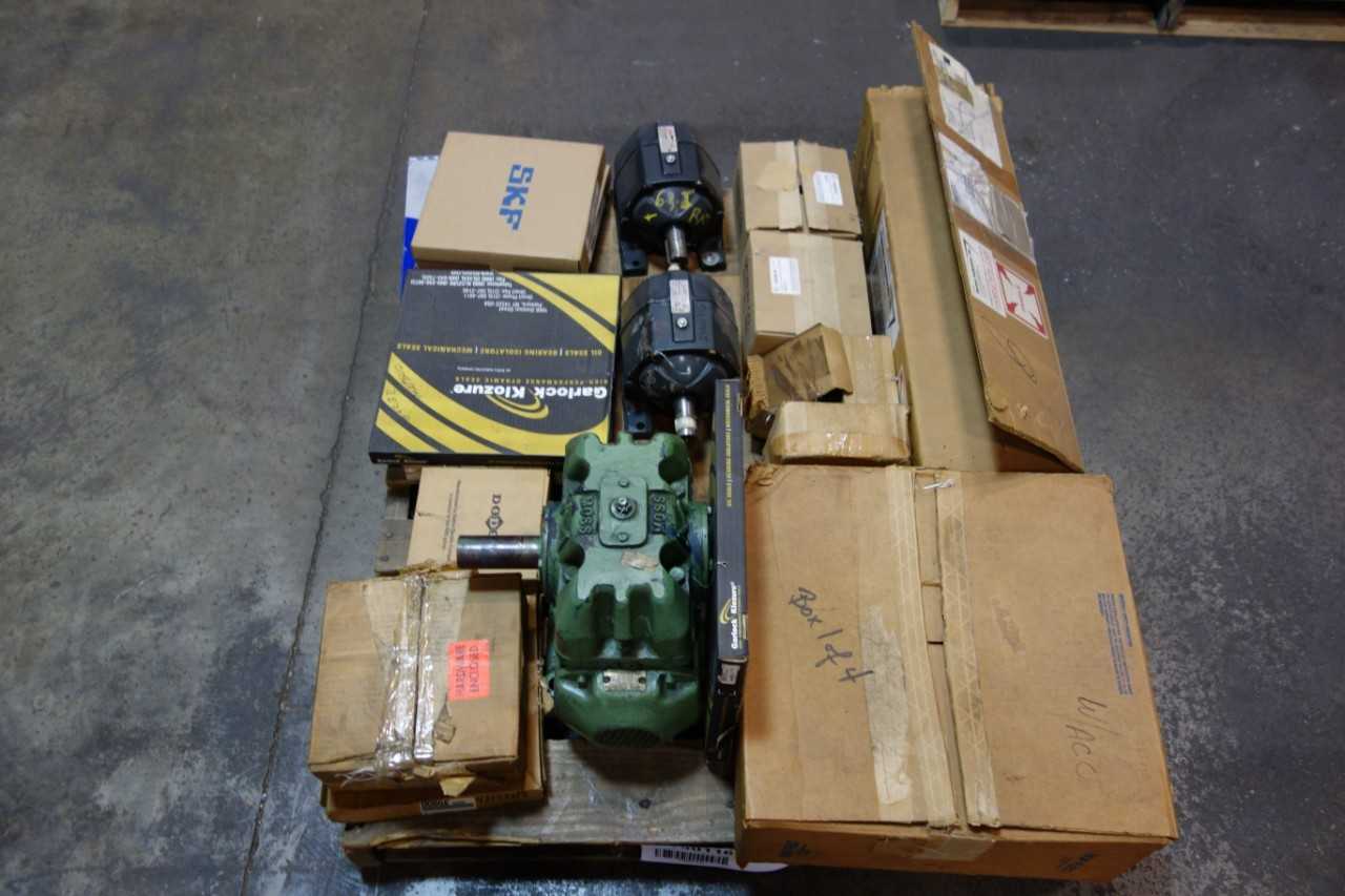 1 PALLET OF ASSORTED GEAR COUPLINGS, TRANSMISSION REPLACEMENT PARTS, GEAR REDUCER- DODGE, DOUBLIN - GEAR REDUCERS