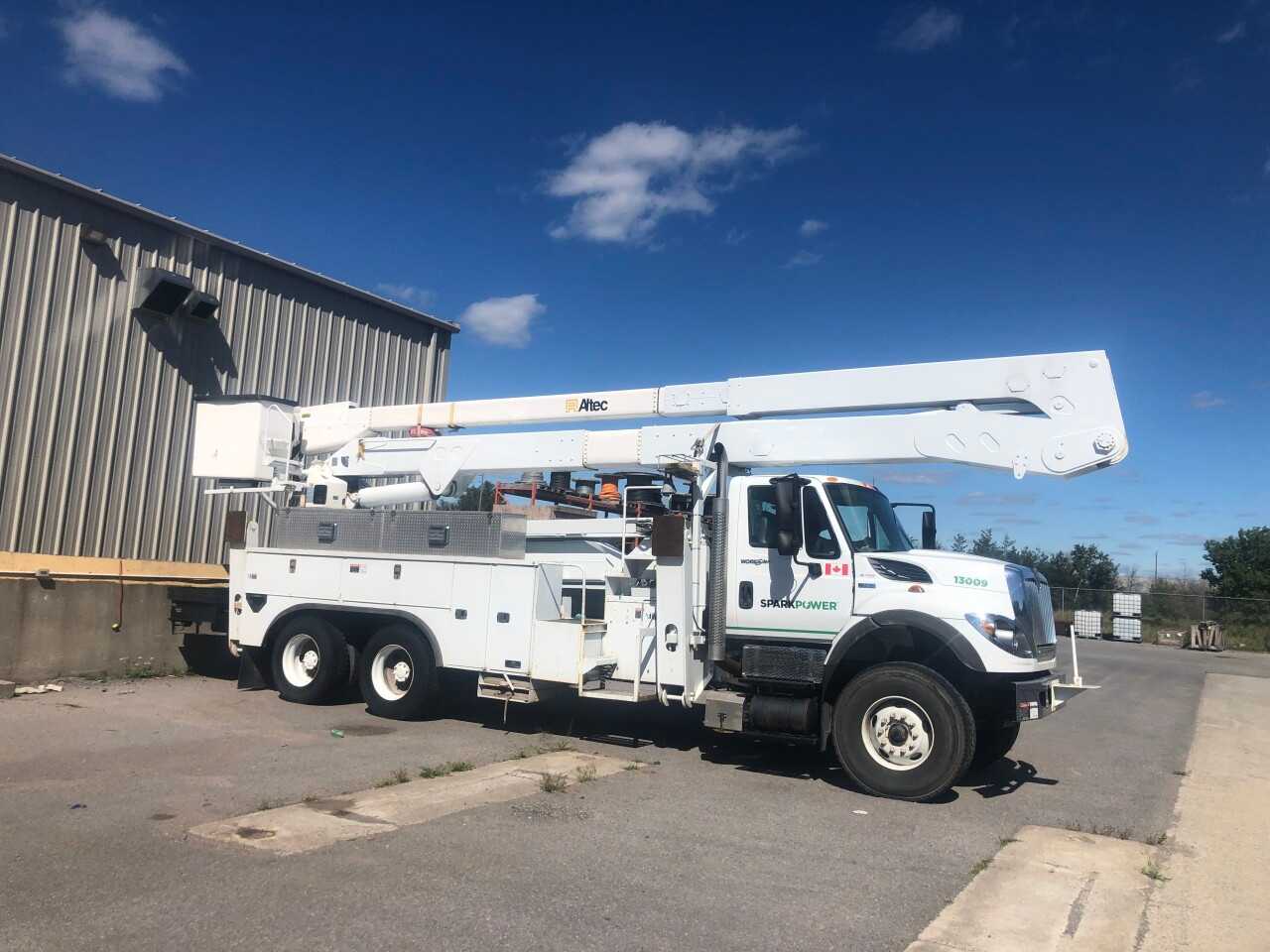 2013 International Workstar 7500 Bucket Truck - HYDRO EXCAVATOR TRUCKS