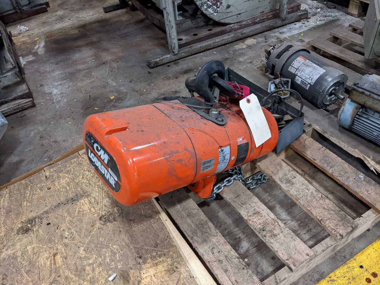 3 PALLETS OF ASSORTED COLUMBUS MCKINNON CM 3 TON ELECTRIC HOISTS (NEED REPAIRS) - LIFTING EQUIPMENT