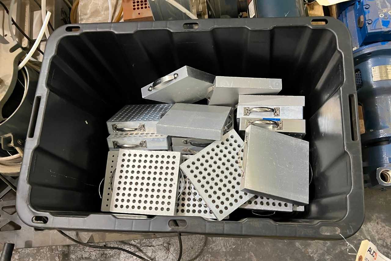 ASSORTED CAPSULE/TABLET DIES - HAND TOOLS