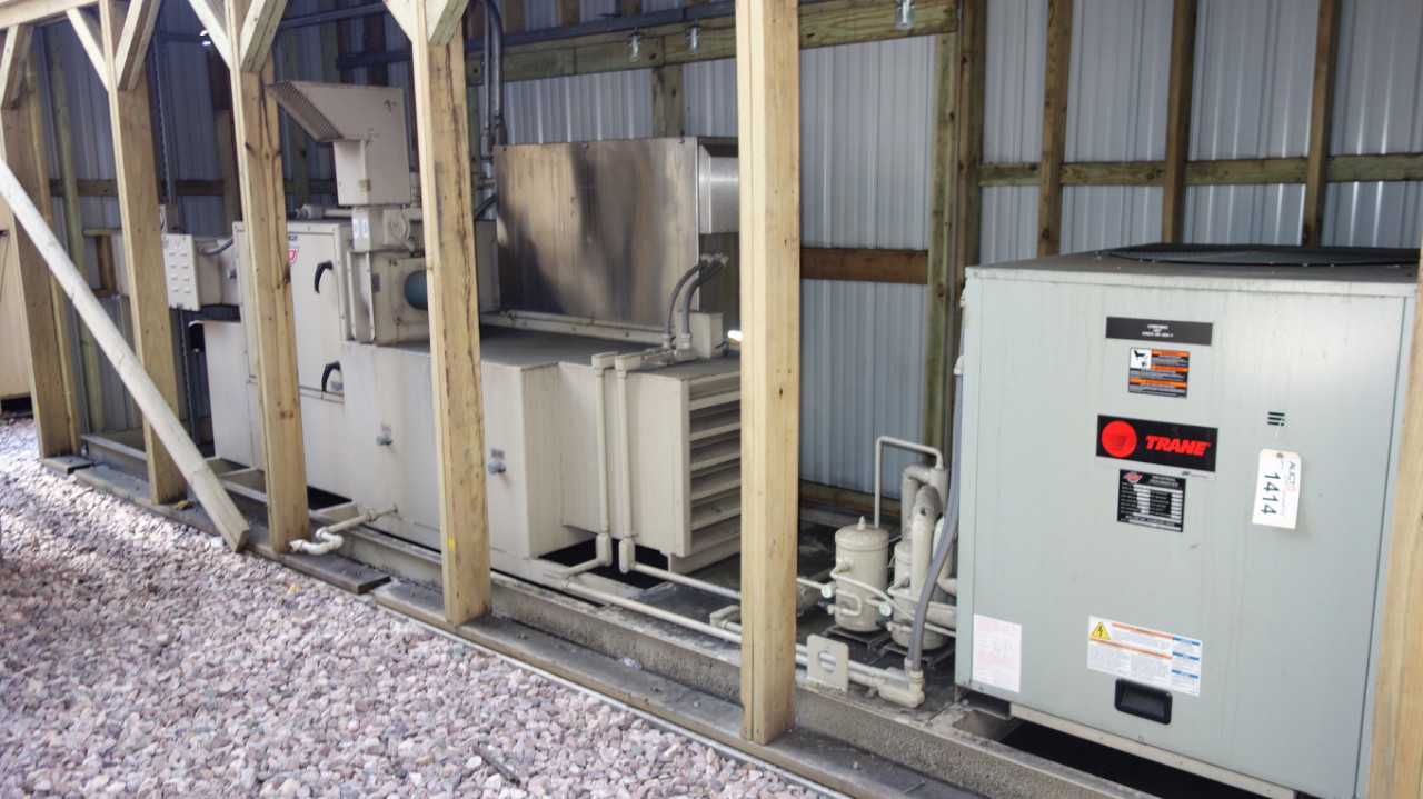 BRY-AIR VFB-9-E-1700-DXP INDUSTRIAL DEHUMIDIFIER 480V - AIR COMPRESSORS