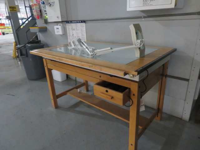Lighted Glass Table top and Extra lamp - MISCELLANEOUS