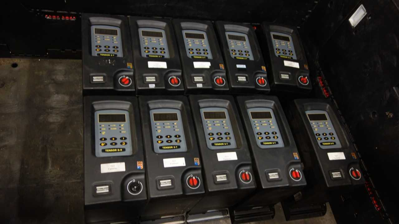 LOT OF 10 ASSORTED ATLAS COPCO TENSOR NUTRUNNER CONTROLLERS, PF3109-C-HW 8433 7900 05, PF3107-C-HW 8433 7700 05 - AUTOMATION & CONTROLS