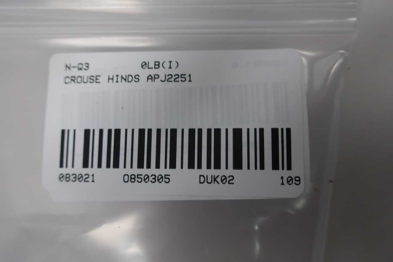 CROUSE HINDS APJ2251 ARKTITE PLUG 2P 2W 20A AMP - CONDUIT FITTING