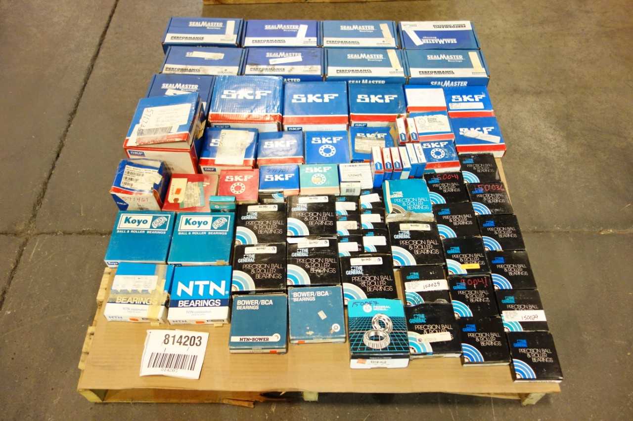 LOT OF ASSORTED BEARINGS AND ACCESSORIES - BEARINGS
