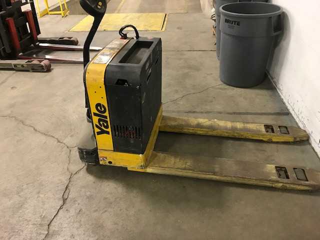 2008 Yale MPB040-EN24T2748 walkie pallet jack, Troy, MI - MATERIAL HANDLING 2008 Yale MPB040-EN24T2748 walkie pallet jack, Troy, MI - MATERIAL HANDLING