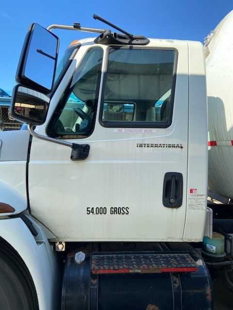 2002 International 4400 Micro-Bulk - HYDRO EXCAVATOR TRUCKS