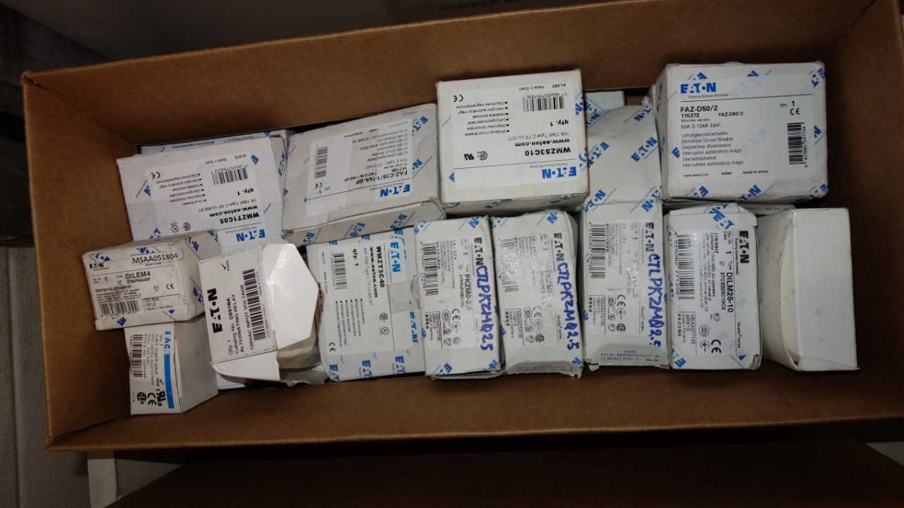 1 BOX OF EATON / CUTLER HAMMER ELECTRICAL - ELECTRICAL COMPONENTS