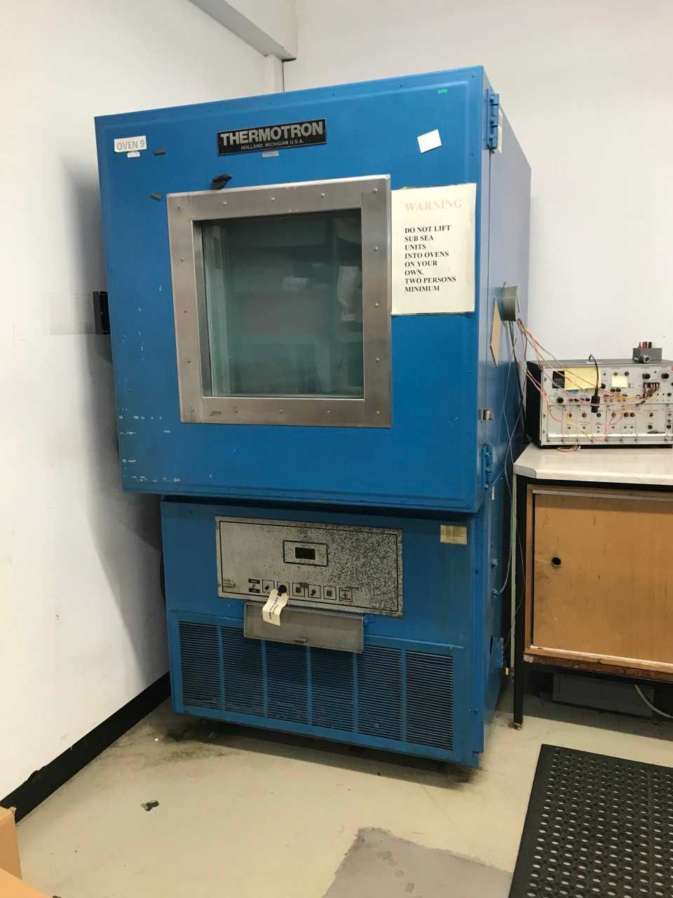 Thermotron Oven - LAB & SCIENTIFIC