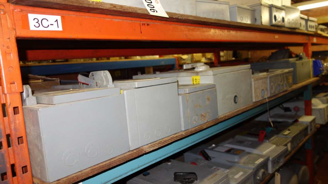 LOT OF ASSORTED COMBINATION STARTERS - MOTOR STARTERS