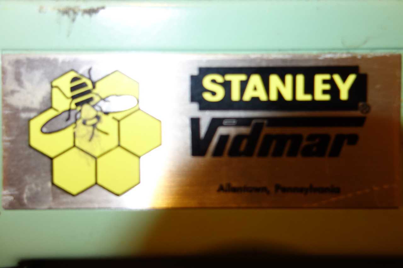 STANLEY VIDMAR CABINET WITH CONTENTS - TOOL STORAGE