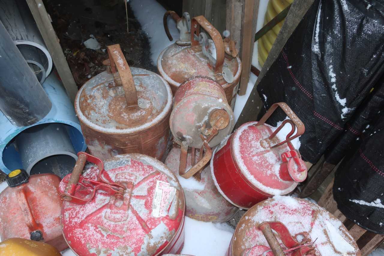 LOT OF ASSORTED GAS CANS - ELECTRIC POWER TOOLS