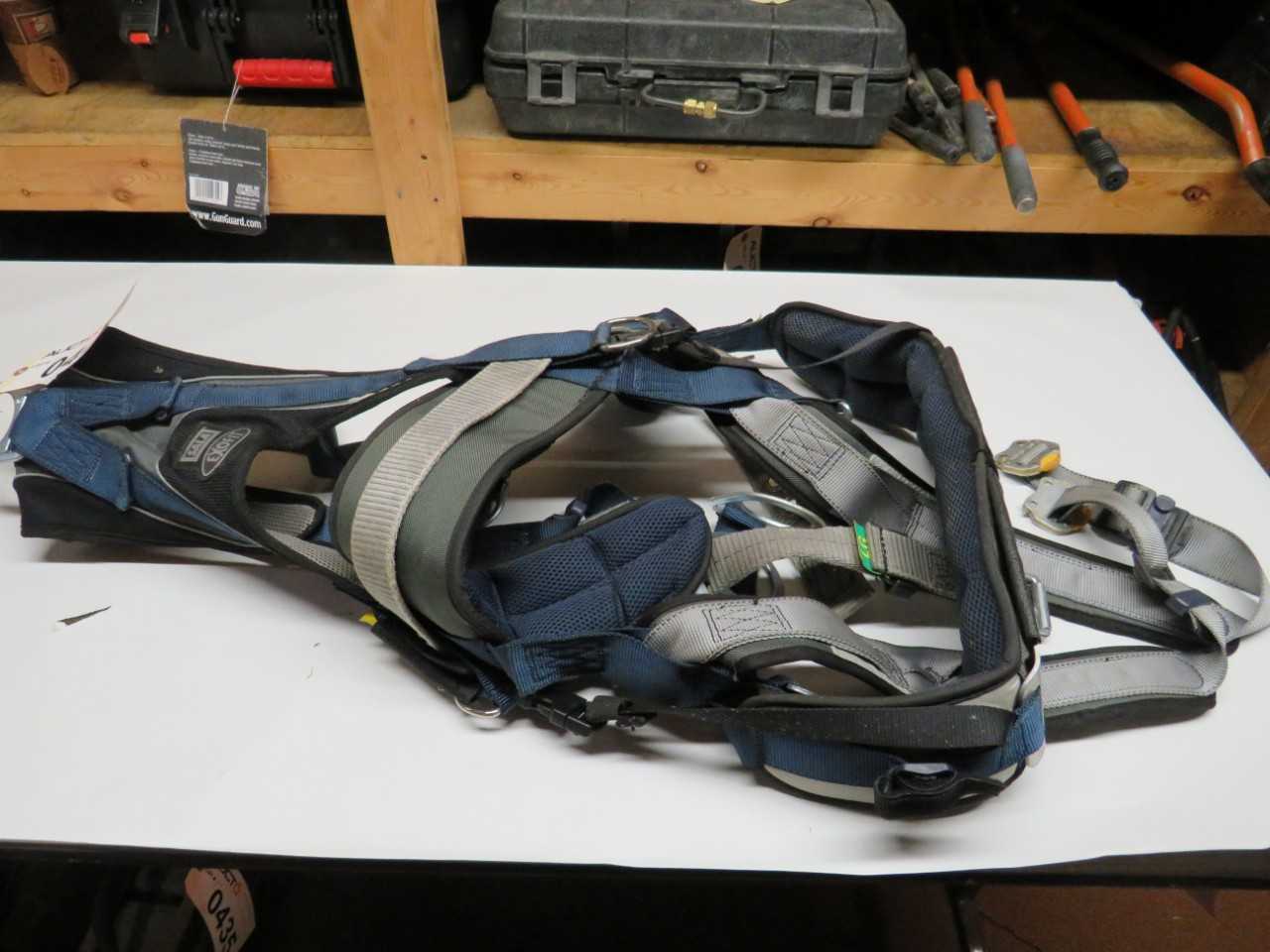 MEDIUM SALA EXOFIT MODEL 1108651C TOWER HARNESS - SAFETY EQUIPMENT