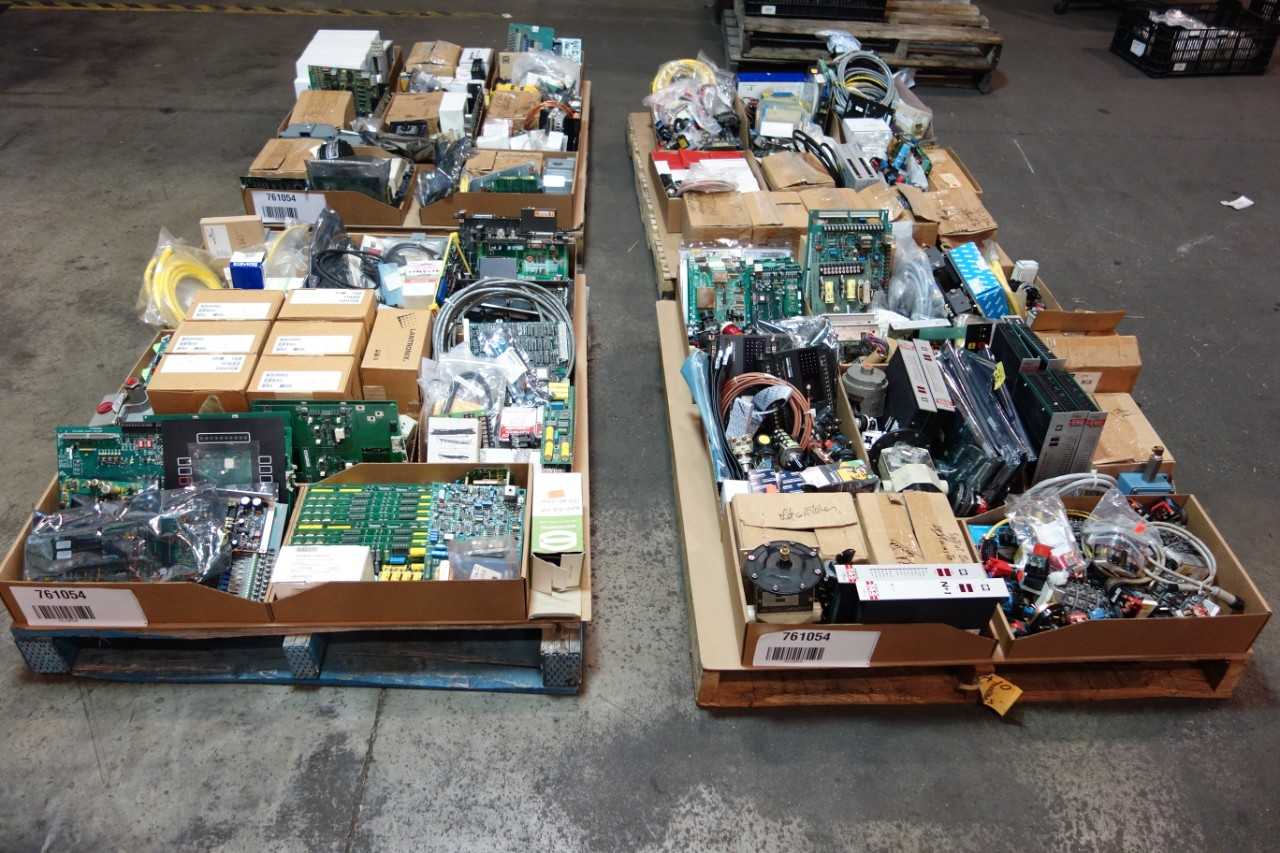 4 PALLETS OF ASSORTED ELECTRICAL AUTOMATION, CIRCUITS BOARDS, PUSH BUTTONS, ASSORTED MODULES, SWITCHES, WIRES AND ACCESSORIES - ELECTRICAL COMPONENTS