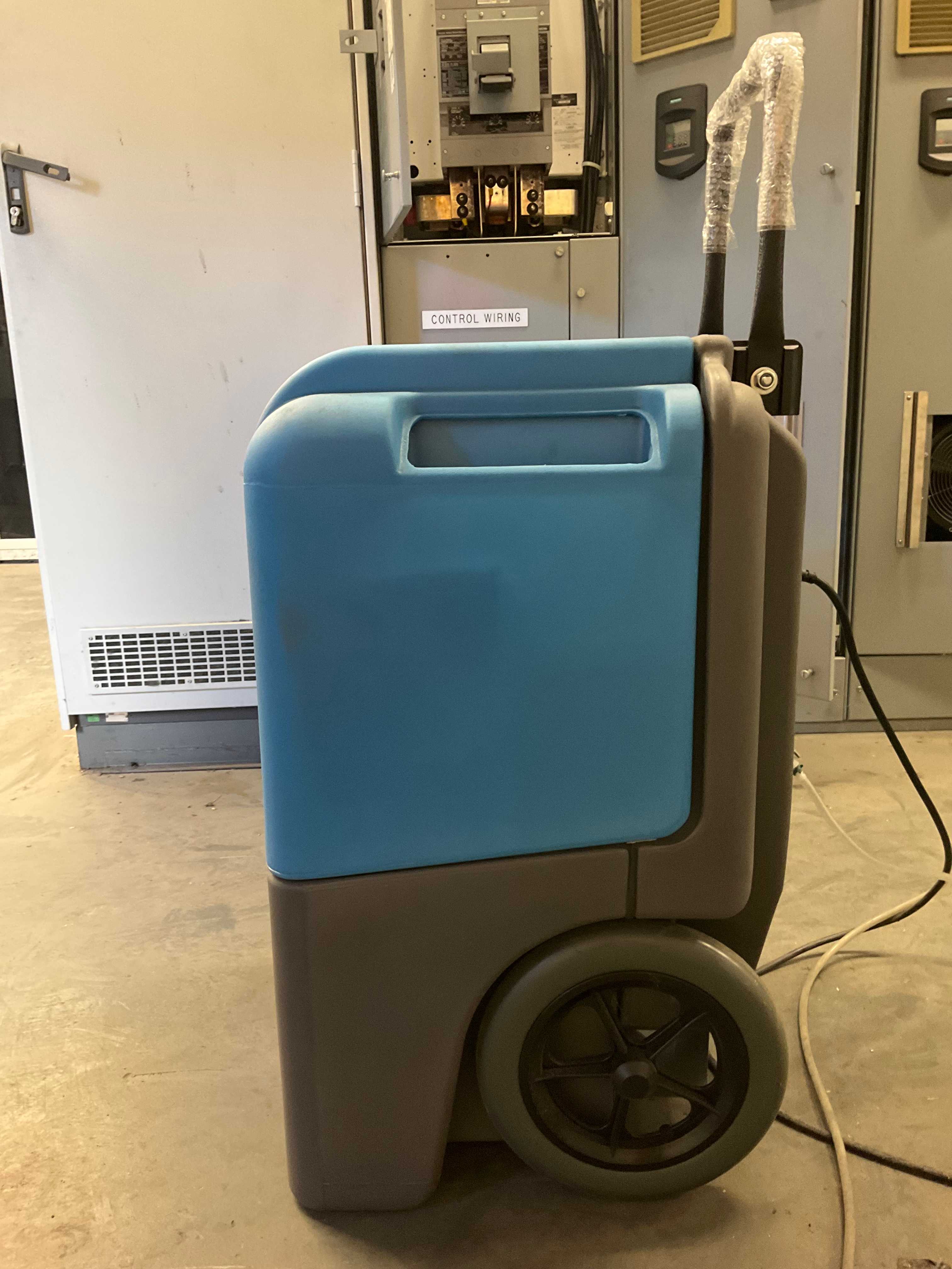 DRI-EAZ LGR 7000 XLI F412 DEHUMIDIFIER - DEHUMIDIFIER