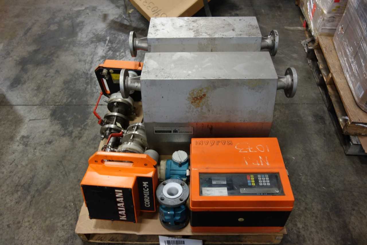 1 PALLET OF ASSORTED FLOW METERS AND TRANSMITTERS AND ANALYZERS - FLOW METER