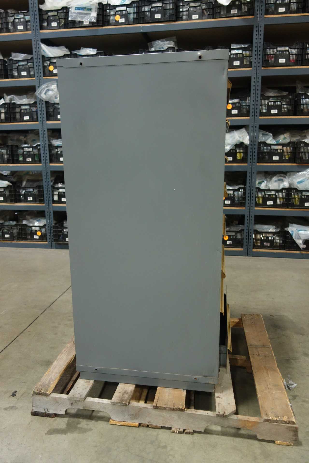 EQUIPTO 8 DRAWER TOOL CABINET - TOOL STORAGE