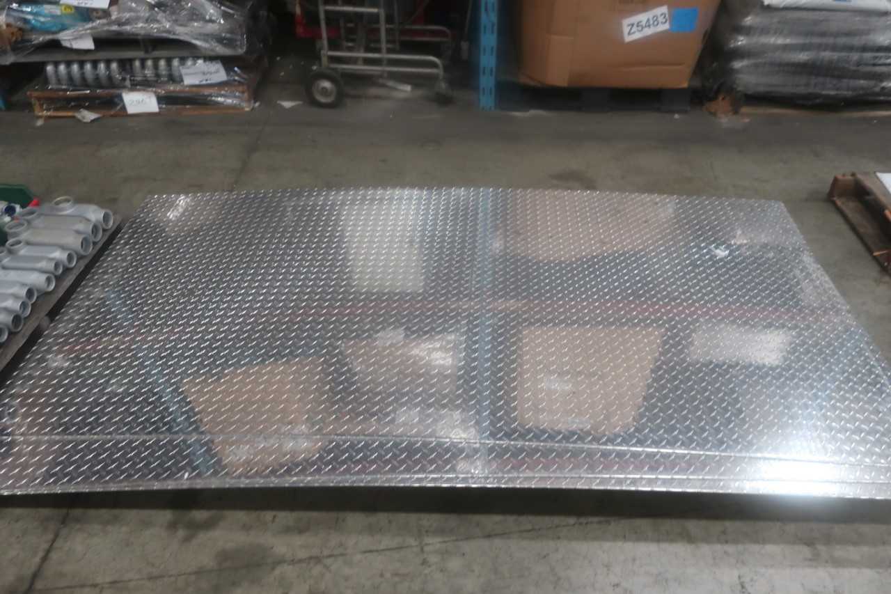 LOT OF 4 DIAMOND PLATED 4' X 8' ALUMINUM SHEETS 3/16" THICK - TUBE LASER CUTTERS