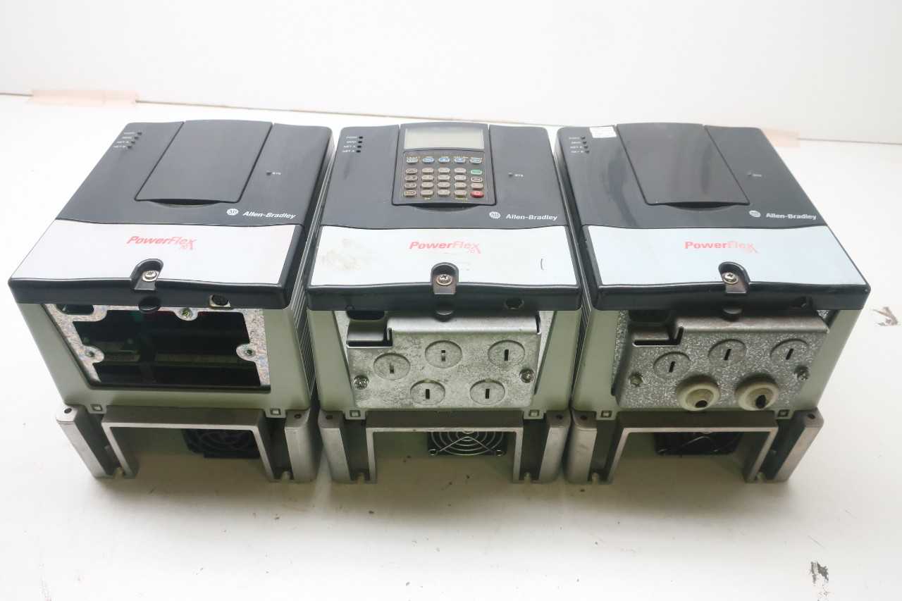 1 LOT OF 3 ALLEN BRADLEY 20AD014A0AYNANCO POWERFLEX 70 POWERFLEX 70 10HP 432-528V-AC 0-460V-AC 47-63HZ 60HZ 12.4A AMP 14A AMP AC MOTOR DRIVE - MOTOR DRIVES