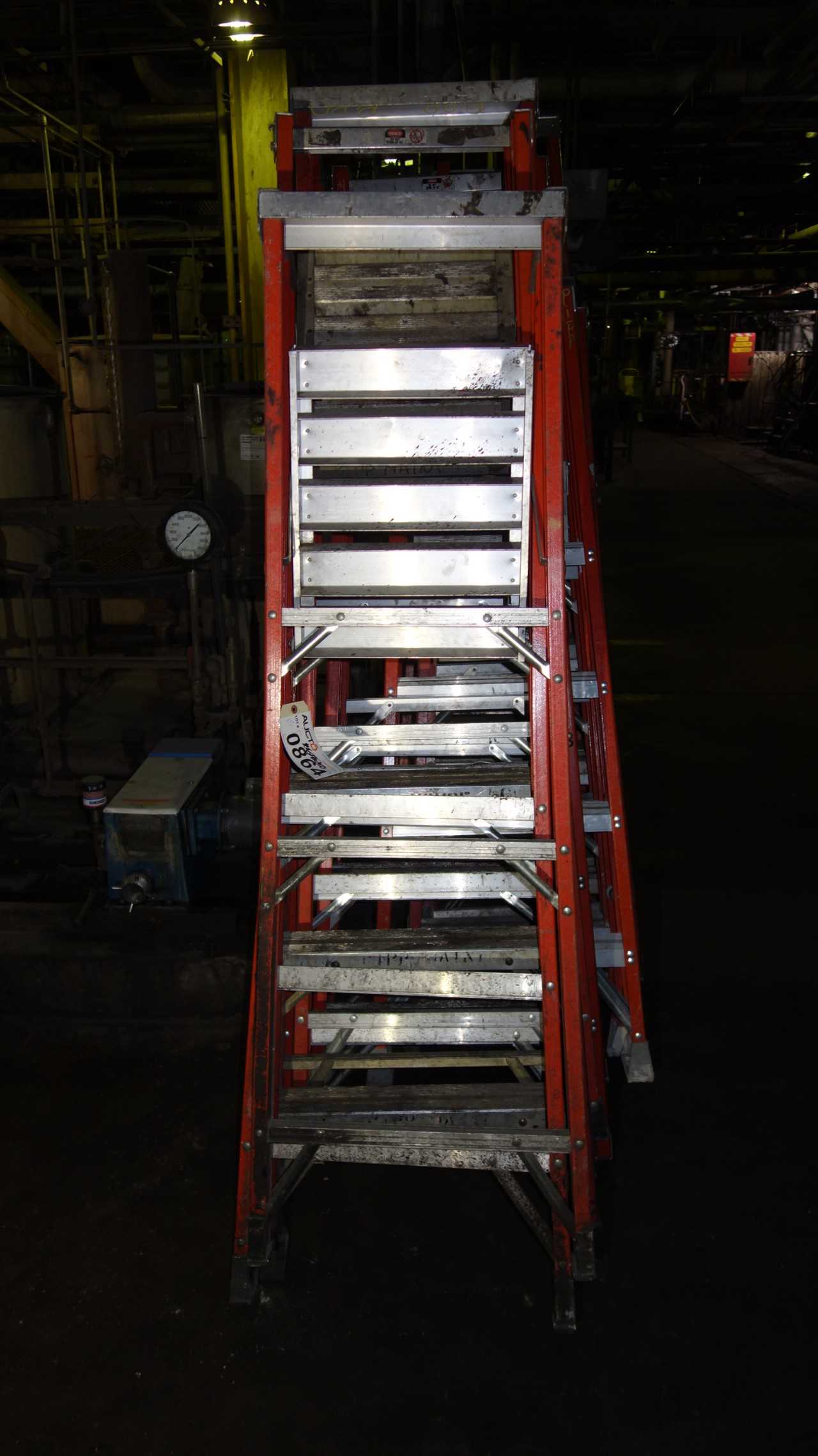 LOT OF ASSORTED FIBERGLASS LADDERS - MISCELLANEOUS