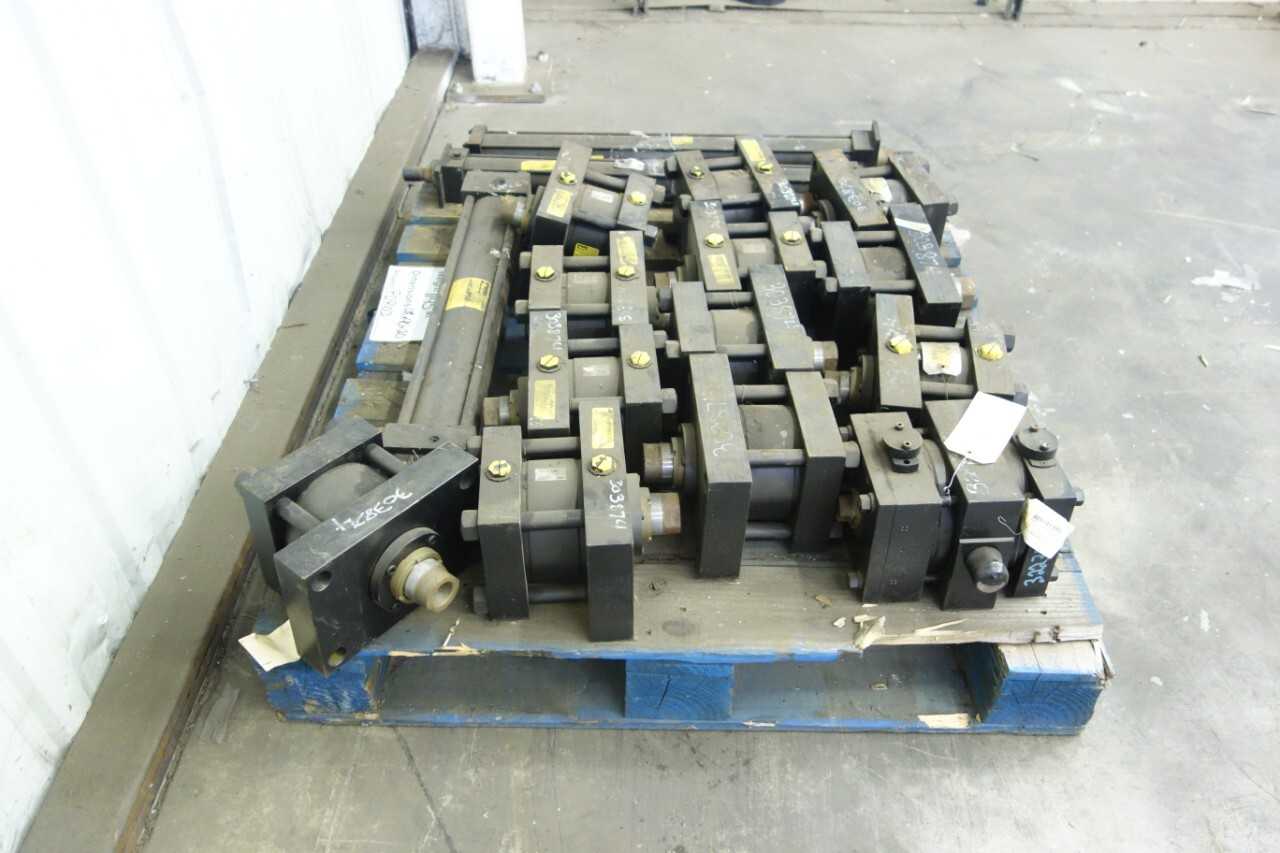 PALLET OF ASSORTED PARKER HYDRAULIC CYLINDERS - HYDRAULIC CYLINDERS
