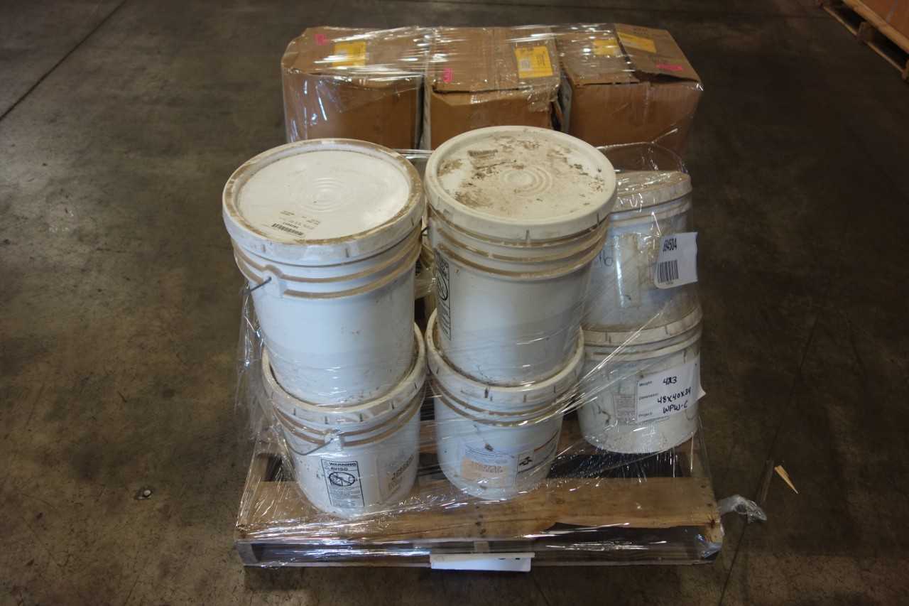 1 PALLET OF DRYING AGENT AND BEARING LUBE - PNEUMATIC LUBRICATOR