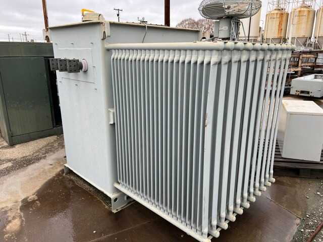1998 Cutler Hammer Three Phase RSL Oil Insulated Unit Substation Transformer PC-G-1002 - CONTROL TRANSFORMERS 1998 Cutler Hammer Three Phase RSL Oil Insulated Unit Substation Transformer PC-G-1002 - CONTROL TRANSFORMERS