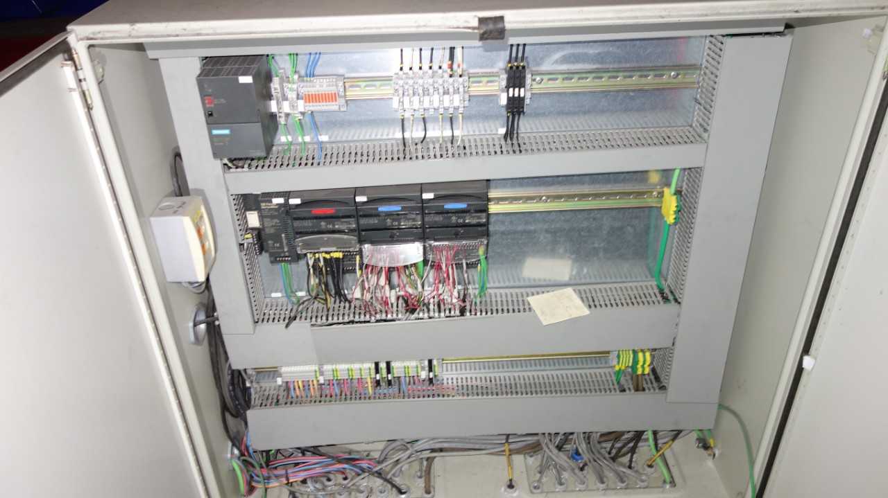VOITH SULZER CONVEYOR CONTROL PANEL W/ SIEMENS IC200 - AUTOMATION & CONTROLS
