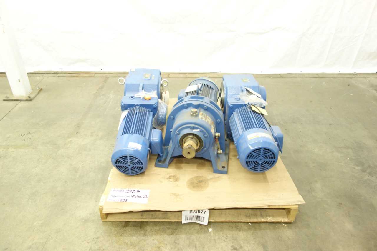 LOT OF 3 NEW SUMITOMO SM-CYCLO GEARMOTORS - ELECTRIC MOTORS