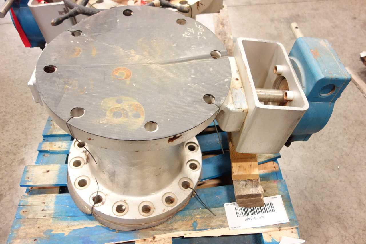 LOT OF 2 VELAN 12" BUTTERFLY FLANGED VALVES WITH ACTUCATOR - VALVES