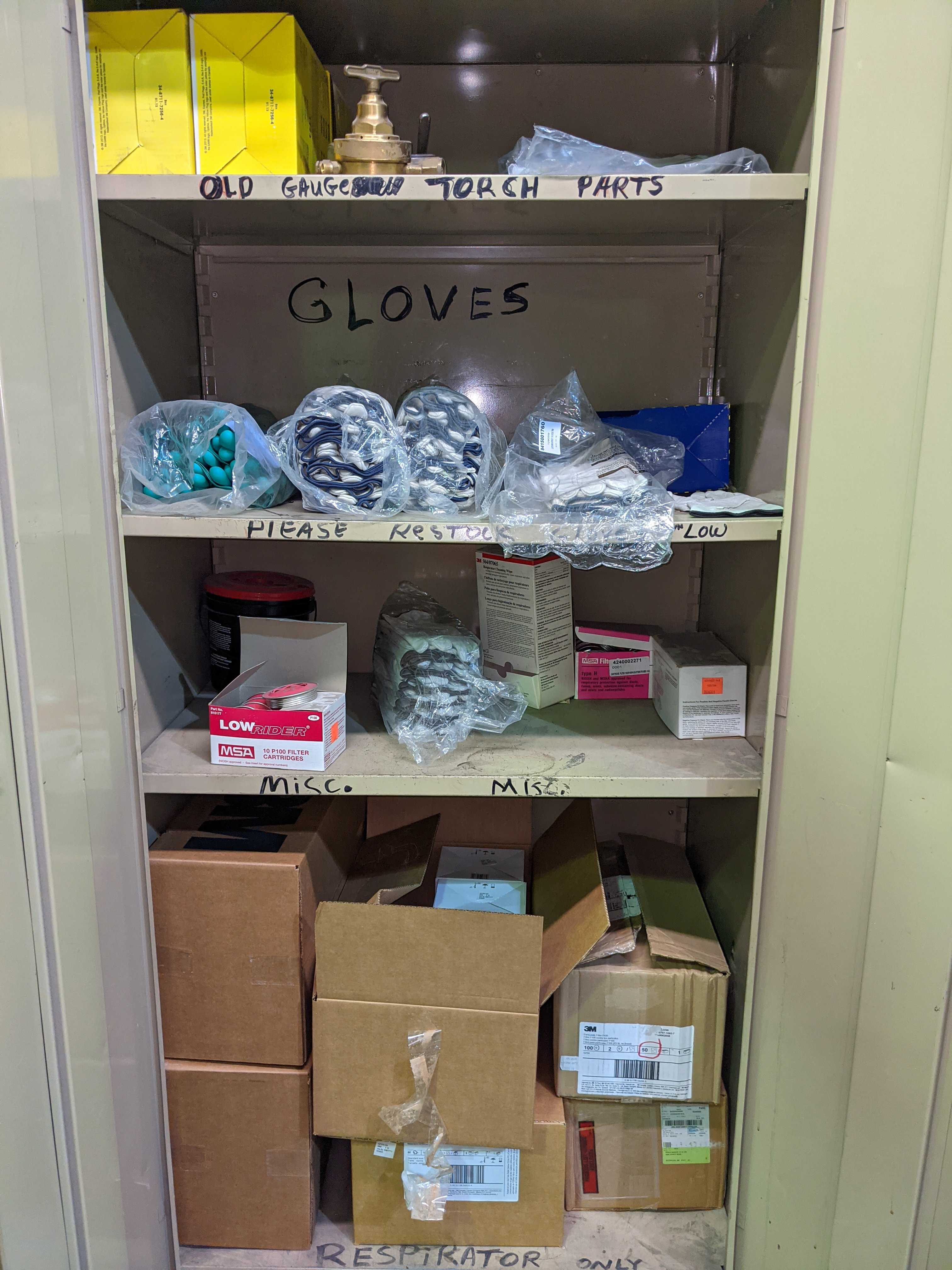 CABINET AND SHELVING WITH MISCELLANOUS CONTENT - TOOL STORAGE