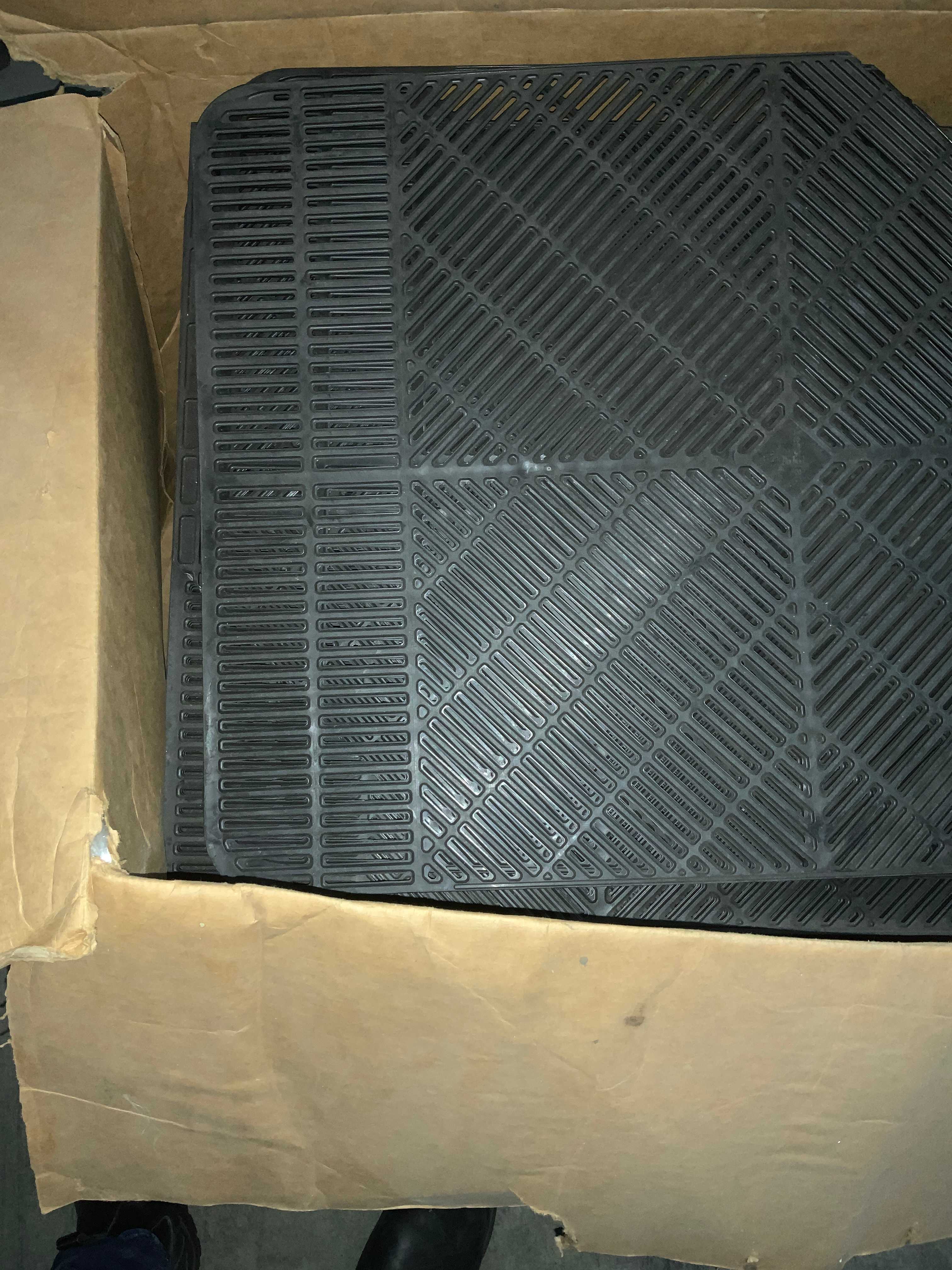 SET OF 30 PLASTIC FLOOR MATS