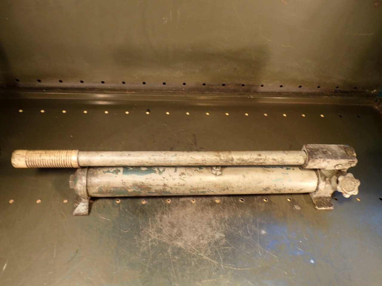 10-Ton Hydraulic Hand Cylinder Pump w/ Hose Autobody Frame Repair: 1/4" NPT Port - PRESSES