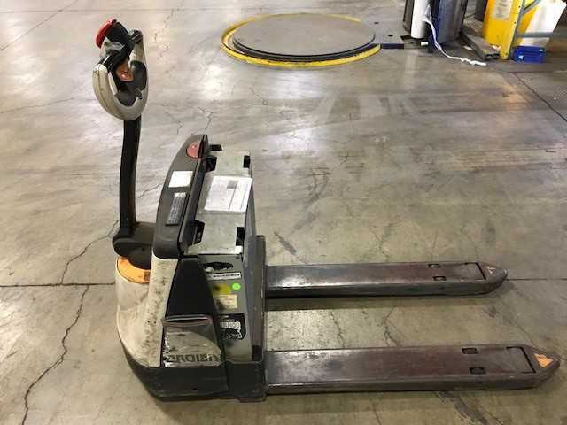 2011 Crown WP2345-45 walkie pallet jack Valley View OH - MANUAL PALLET JACKS