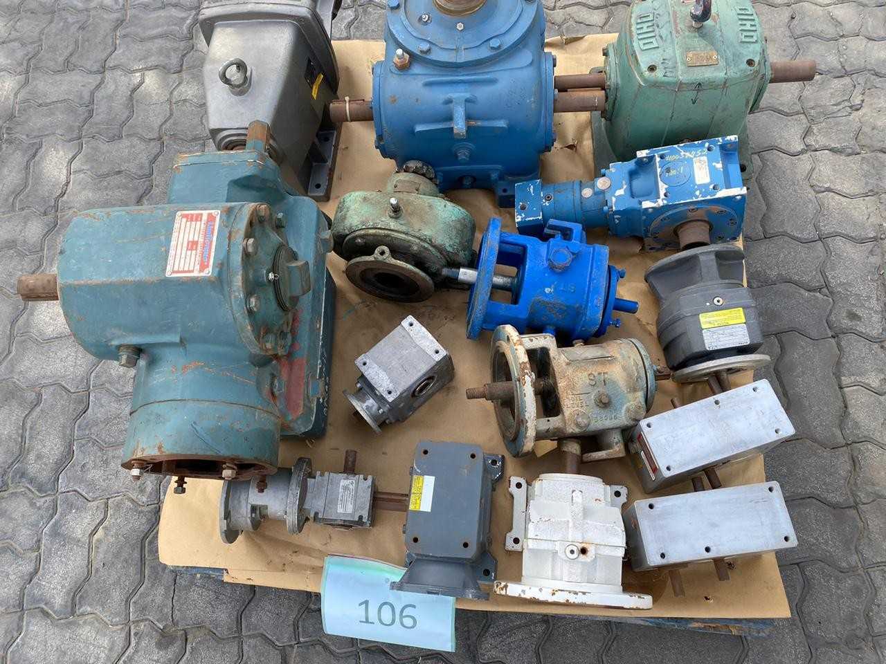 PALLET OF ASSORTED GEARS - HAND TOOLS