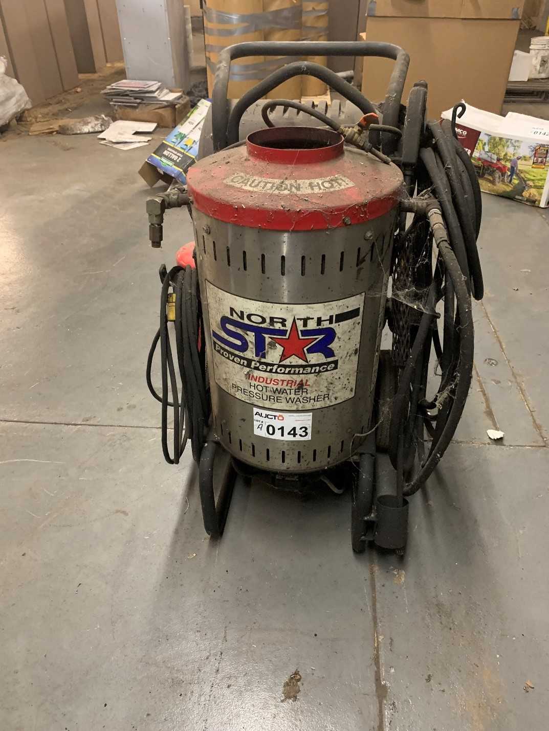 Steam Cleaner with gas cans - PLANT & FACILITY Steam Cleaner with gas cans - PLANT & FACILITY