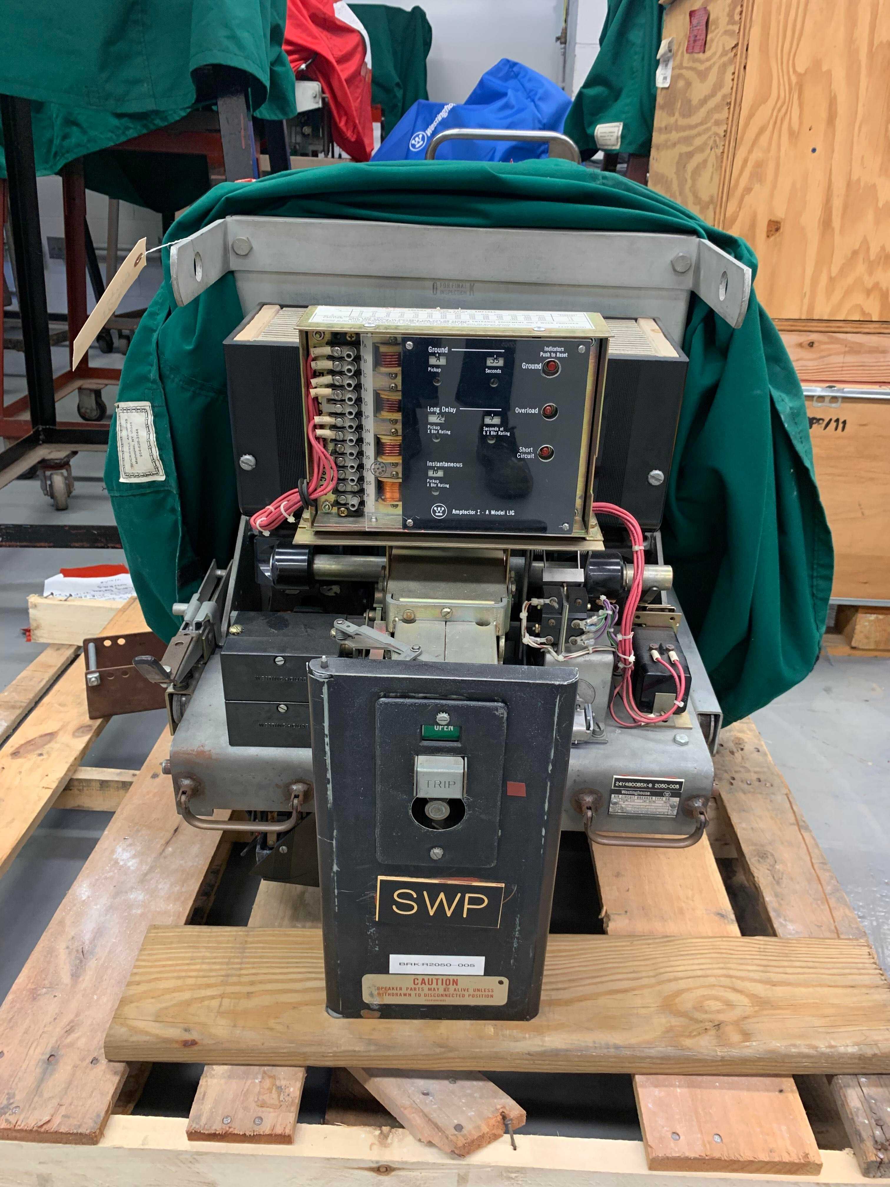 Westinghouse DB50ST Air Circuit Breaker - CIRCUIT BREAKERS