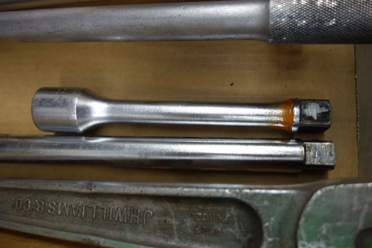 LOT OF 5 ASSORTED 3/4" DRIVE RATCHETS, EXTENSIONS - HAND TOOLS