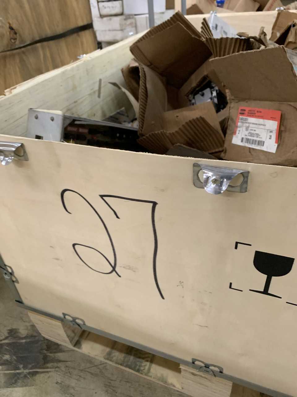 CRATE OF MISC. ELECTRICAL AUTOMATION EQUIPMENT GENERAL ELECTRIC ETC. - ELECTRICAL COMPONENTS