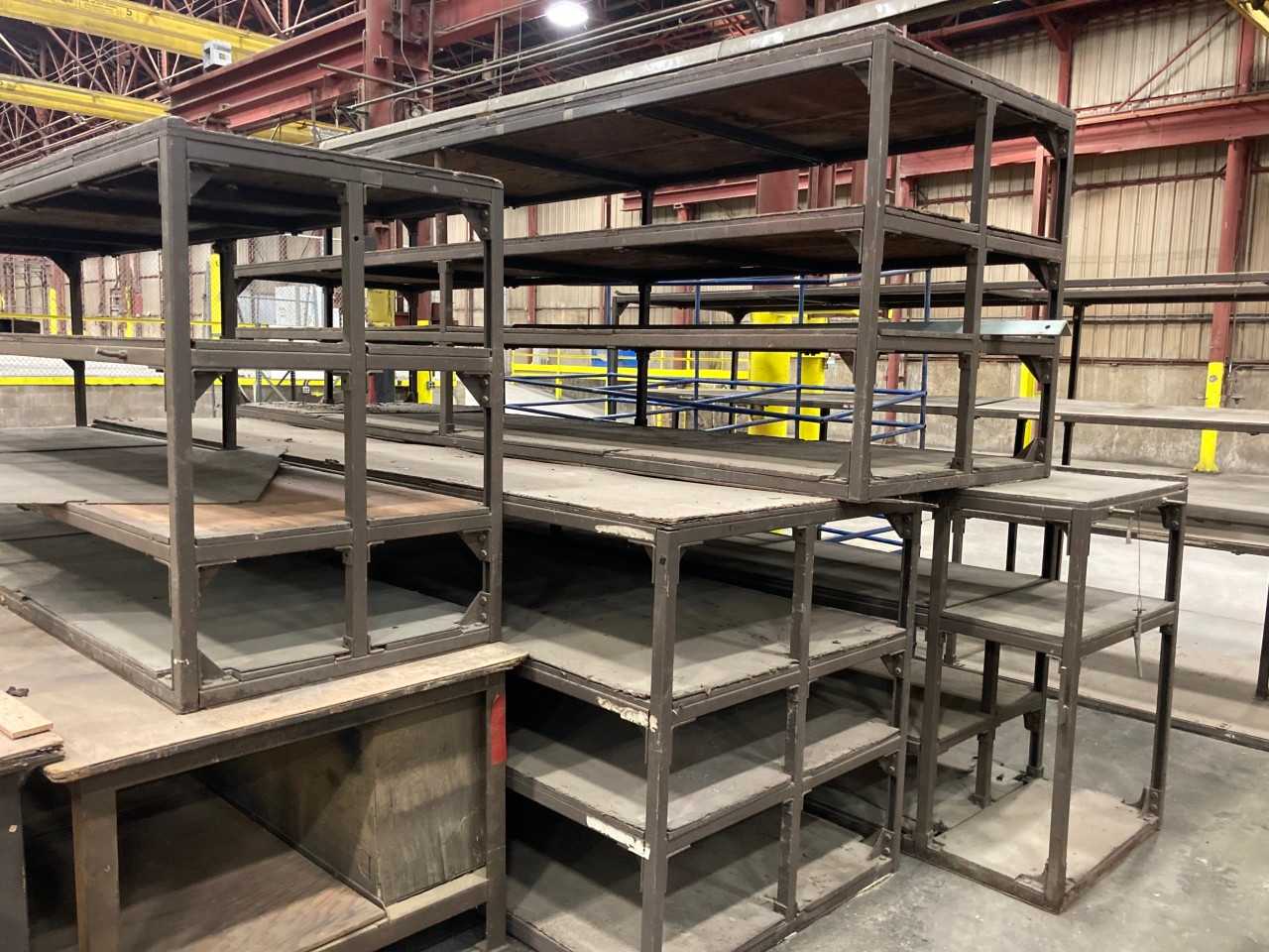 4 metal shelves - SHELVING