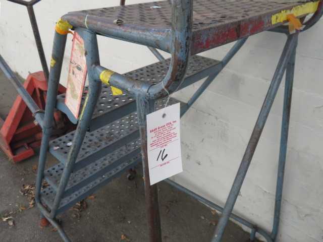 Ladder on Wheels - MATERIAL HANDLING