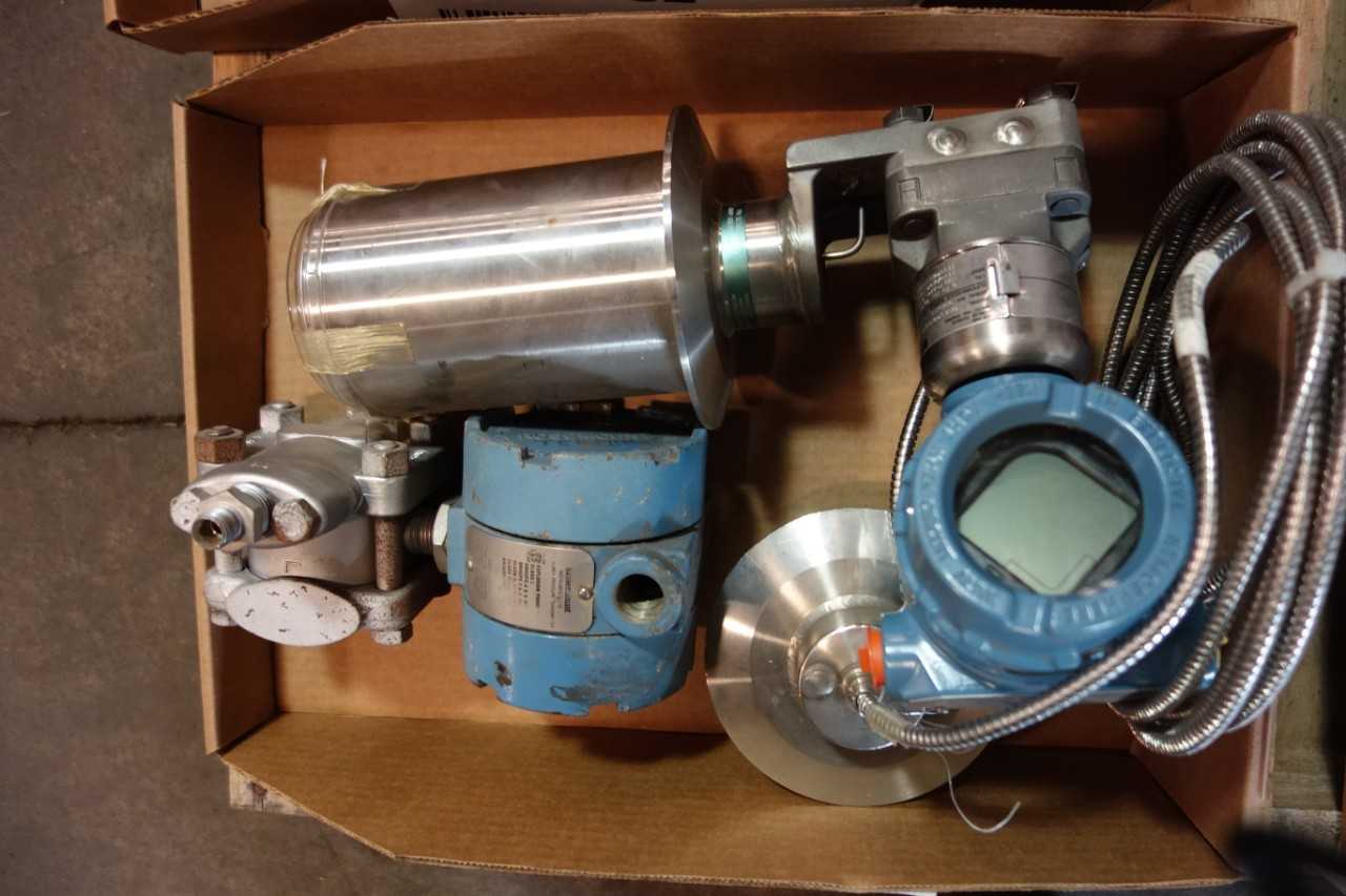 1 LOT OF ASSORTED PRESSURE TRANSMITTERS- ROSEMOUNT - INSTRUMENTATION