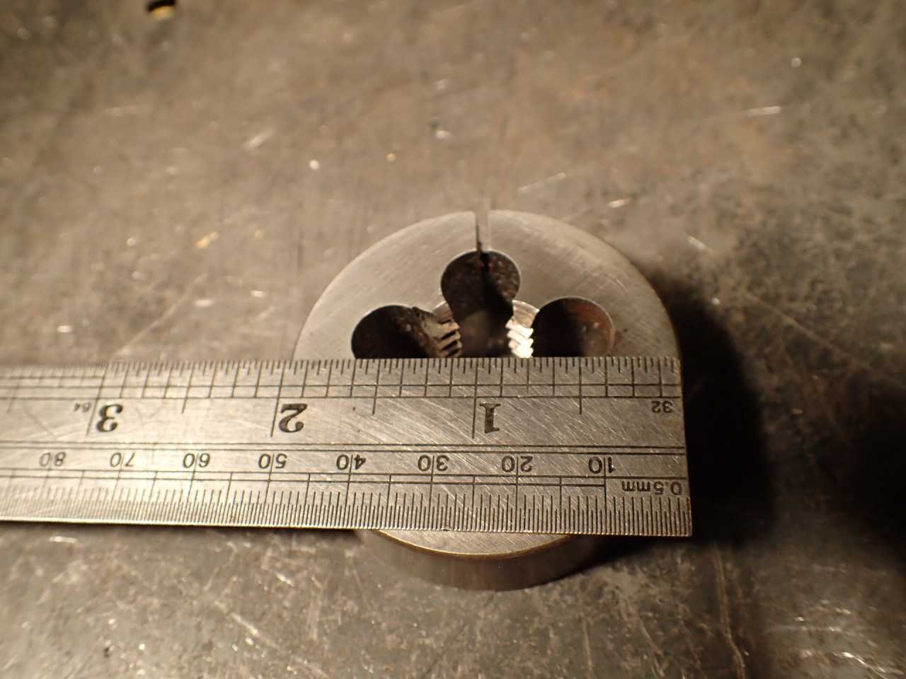 Cleveland 3/4" -10 NC Split Thread Threading Die: 2" Round Body, USA - HOLEMAKING TOOLS