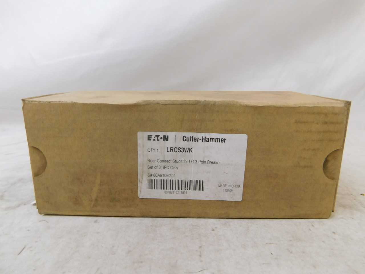 (3) Eaton LRCS3WK MCCB Accy Rear Connect Studs 3P - CIRCUIT BREAKERS