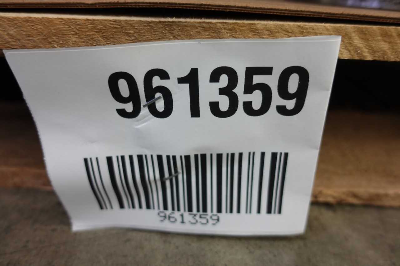 2 PALLETS OF ASSORTED HUBS AND COUPLERS - HUB