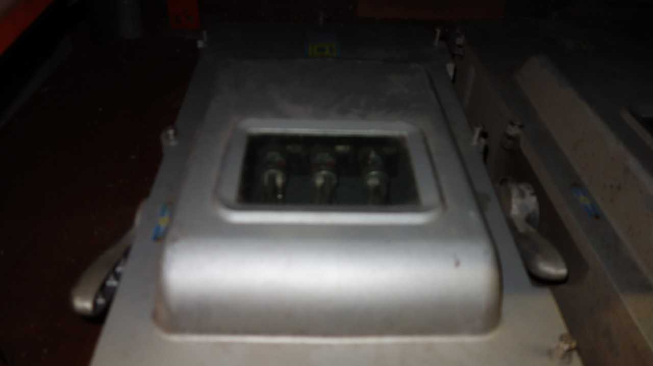 LOT OF 5X SQUARE D DISCONNECT SWITCHES - DISCONNECT SWITCHES